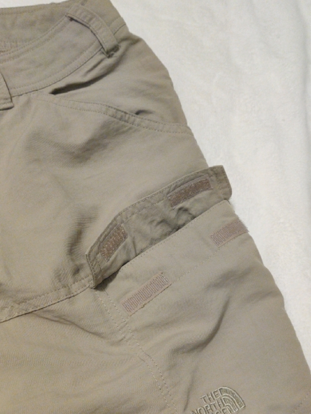 The North Face Embroidered Logo Jacket in Light Beige - Picture 6 of 16